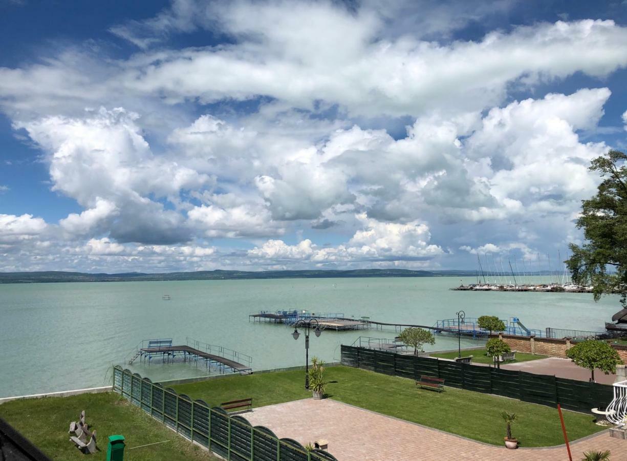 Hullam Apartman Balatonlelle Exterior photo